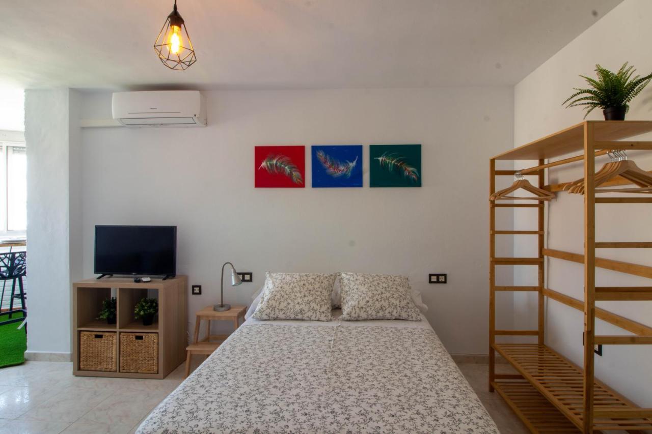 Larios Dos 504. Estudio Con Vistas Al Mar Cerca De La Playa Torrox Luaran gambar